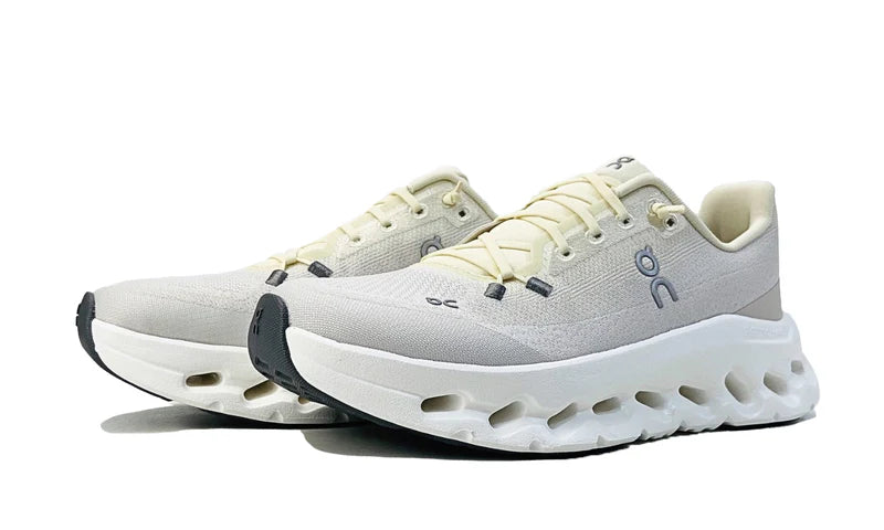 On Cloudtilt 'Castor Pearl' (W)
