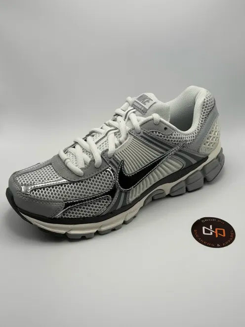 Vomero 5 'Summit White Metallic Silver'