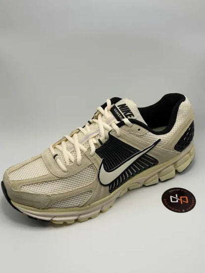 Vomero 5 'Alabaster Black'