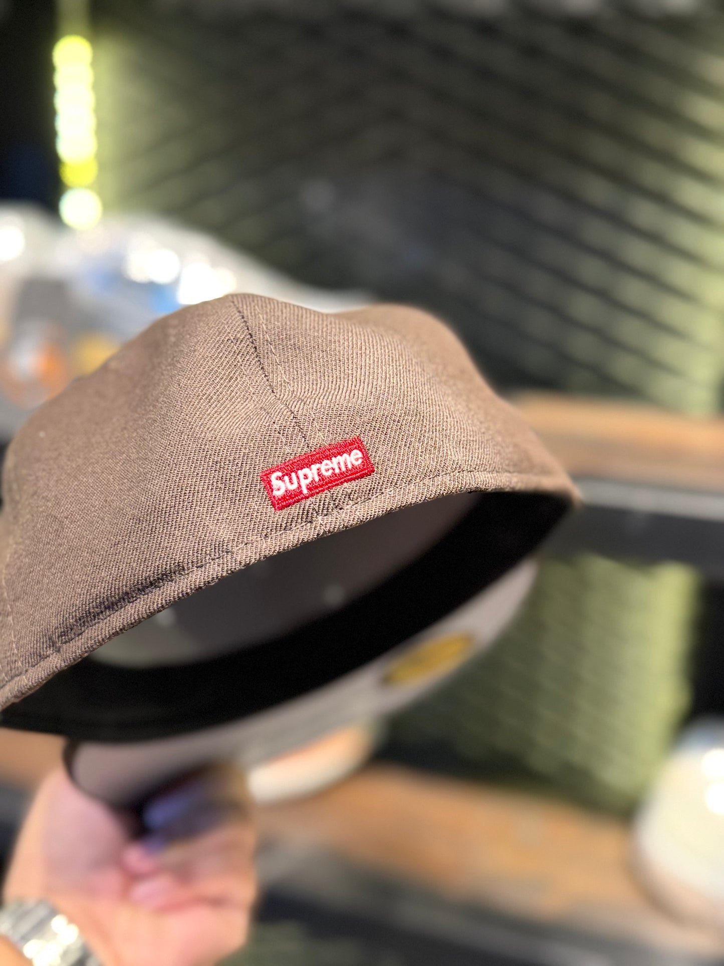 Supreme FW18 Classic Script New Era Brown 7 1/4