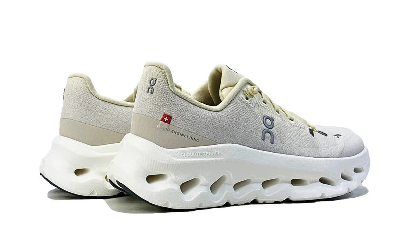 On Cloudtilt 'Castor Pearl' (W)