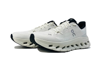 On Cloudtilt 'Pearl Ice'